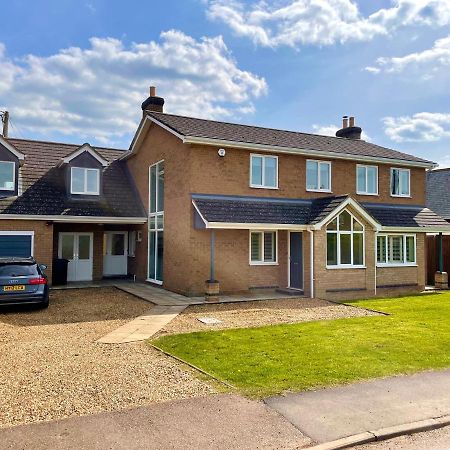 Executive Home With Plenty Of Room Ely Exterior foto